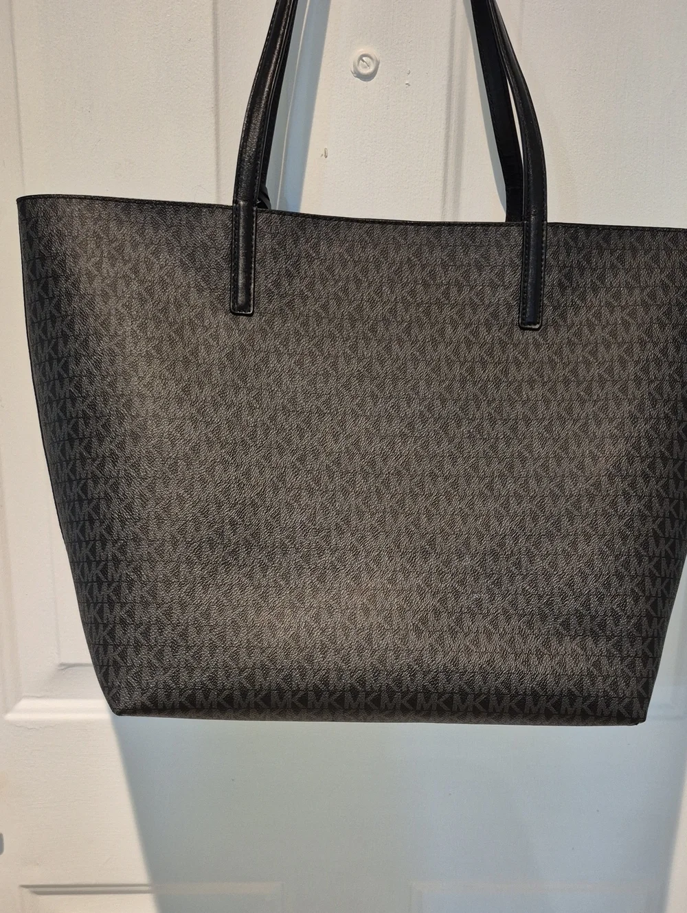 Michael Kors Large Reversible Black MK Logo Tote Bag w/ MK  Logo Glasses Case